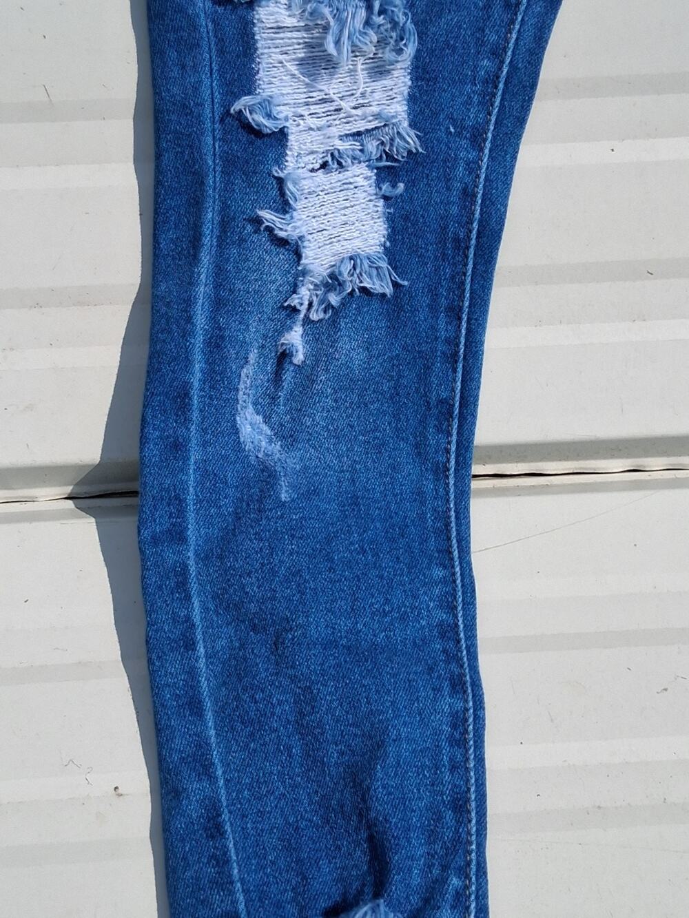 NWT Blue Savy Distressed Thrashed Destroyed Light Denim Women's Jeans Size 3 26